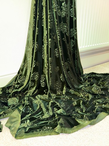 Bottle green roses - green,