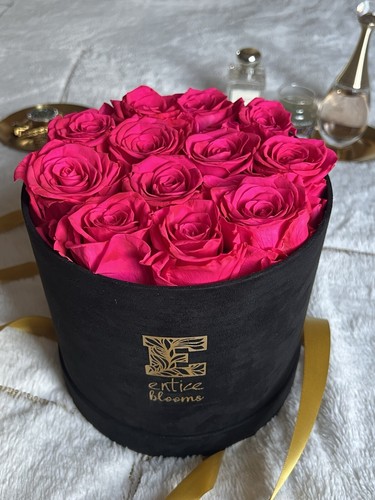 Pink infinity roses in - roses,