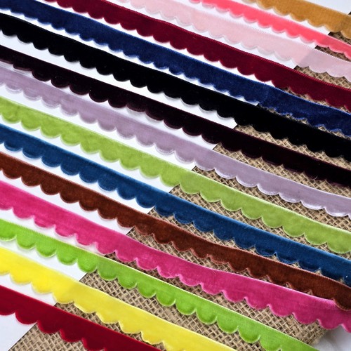 Velvet scalloped edge ribbon - scalloped,